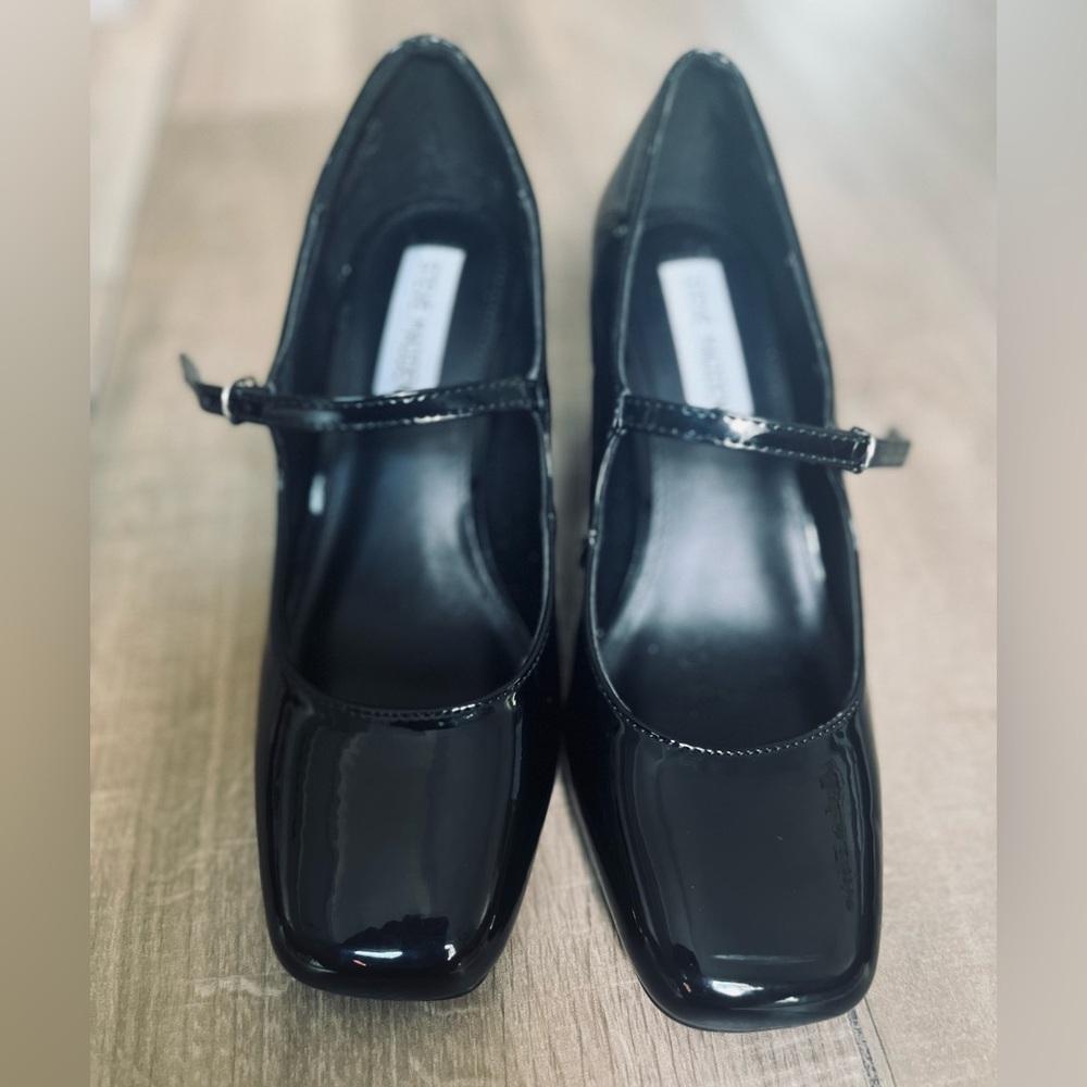 NWOB Steve Madden Women’s Irelee Black Patent Leather Mary Jane Pumps Size 6M